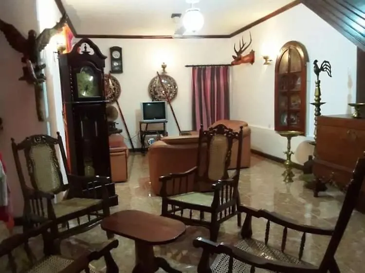 ベッド・アンド・ブレックファスト Villa 25 Homestayキャンディー スリランカ